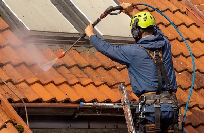 Démoussage et hydrofuge de toiture à Écouis